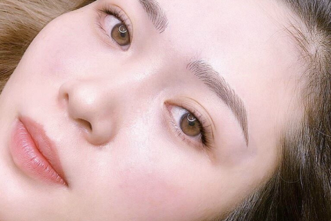 Làm thế nào để lông mày nhanh bong sau khi phun